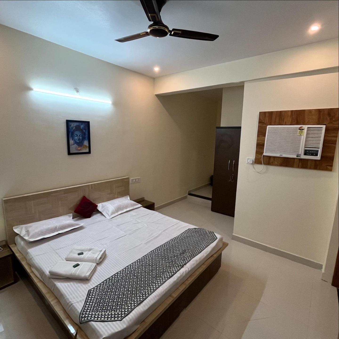 Hotel Shivashray Luxury Stays & Inn Ujjain Exterior photo