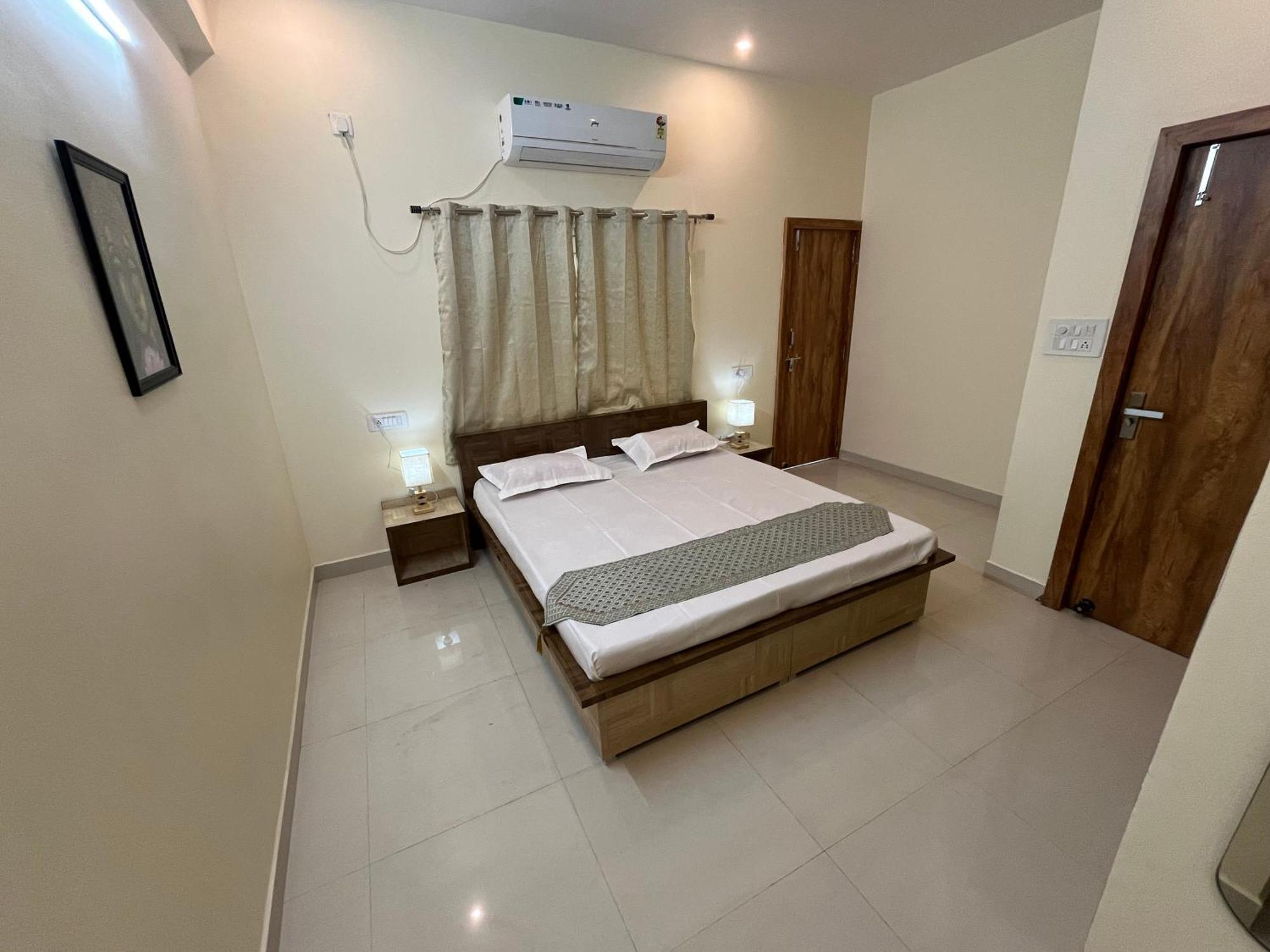 Hotel Shivashray Luxury Stays & Inn Ujjain Exterior photo