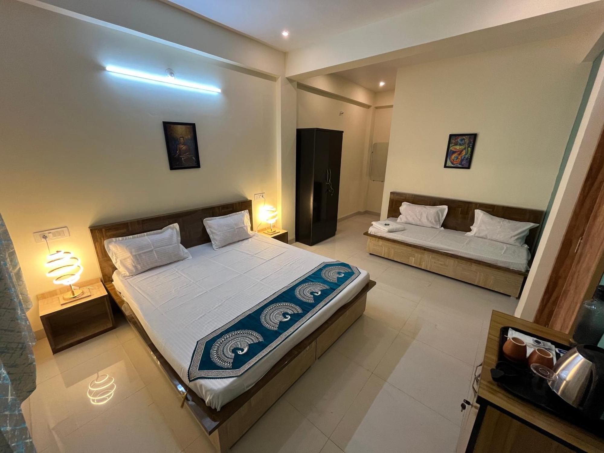 Hotel Shivashray Luxury Stays & Inn Ujjain Exterior photo