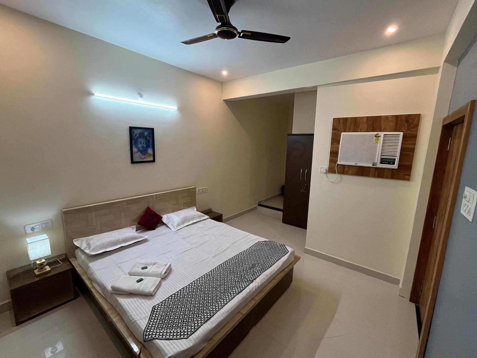 Hotel Shivashray Luxury Stays & Inn Ujjain Exterior photo