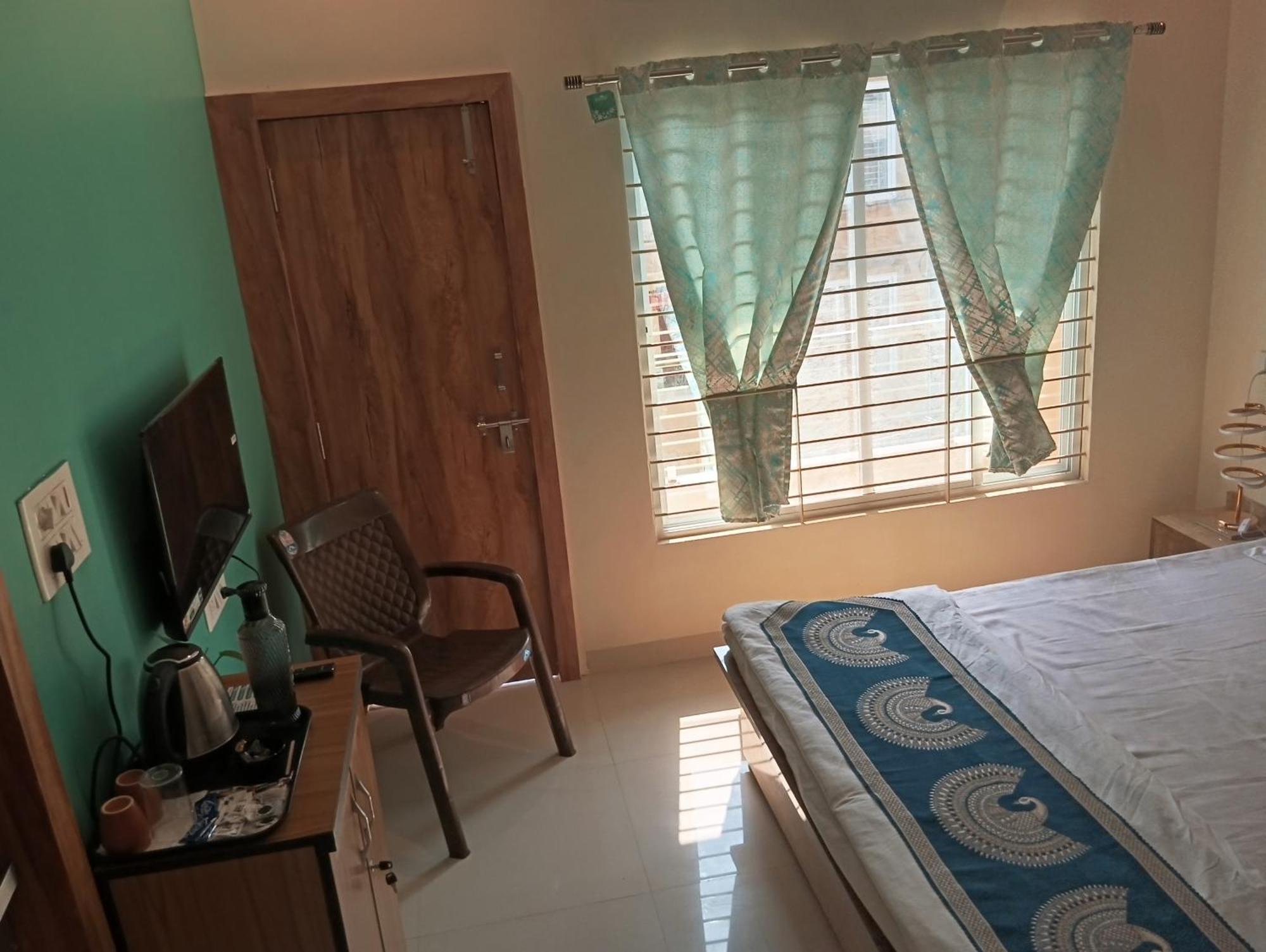 Hotel Shivashray Luxury Stays & Inn Ujjain Exterior photo