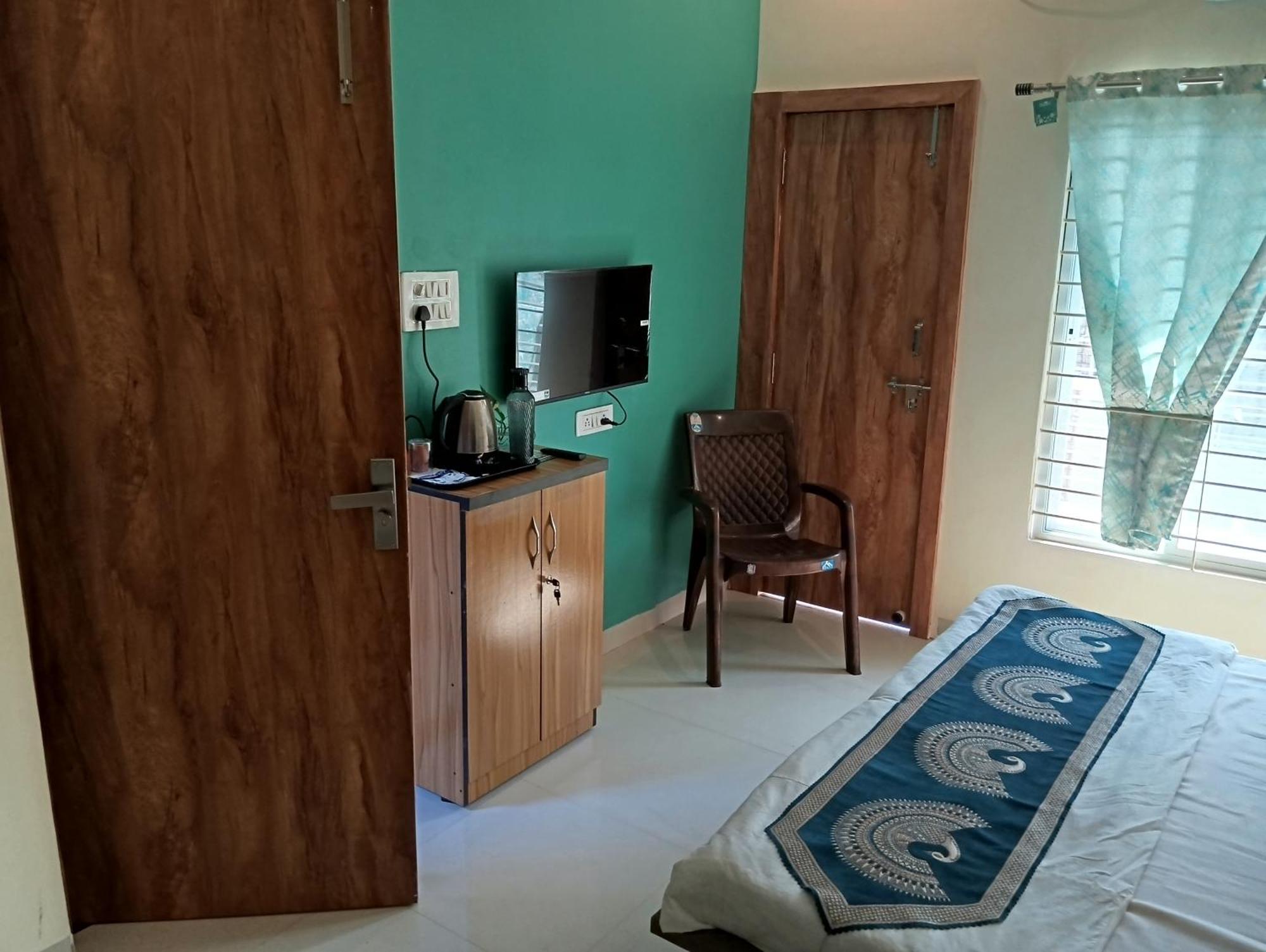Hotel Shivashray Luxury Stays & Inn Ujjain Exterior photo