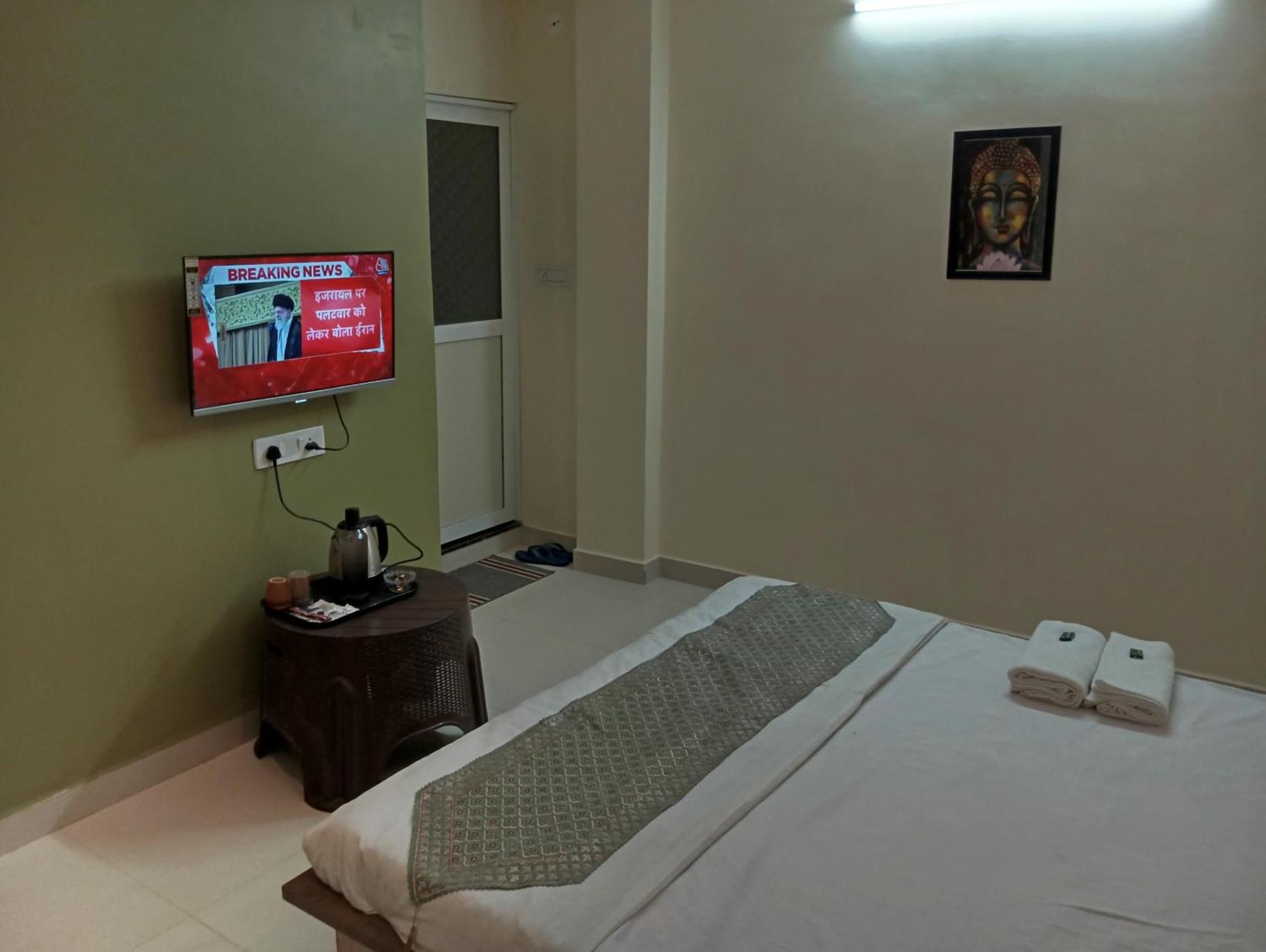 Hotel Shivashray Luxury Stays & Inn Ujjain Room photo