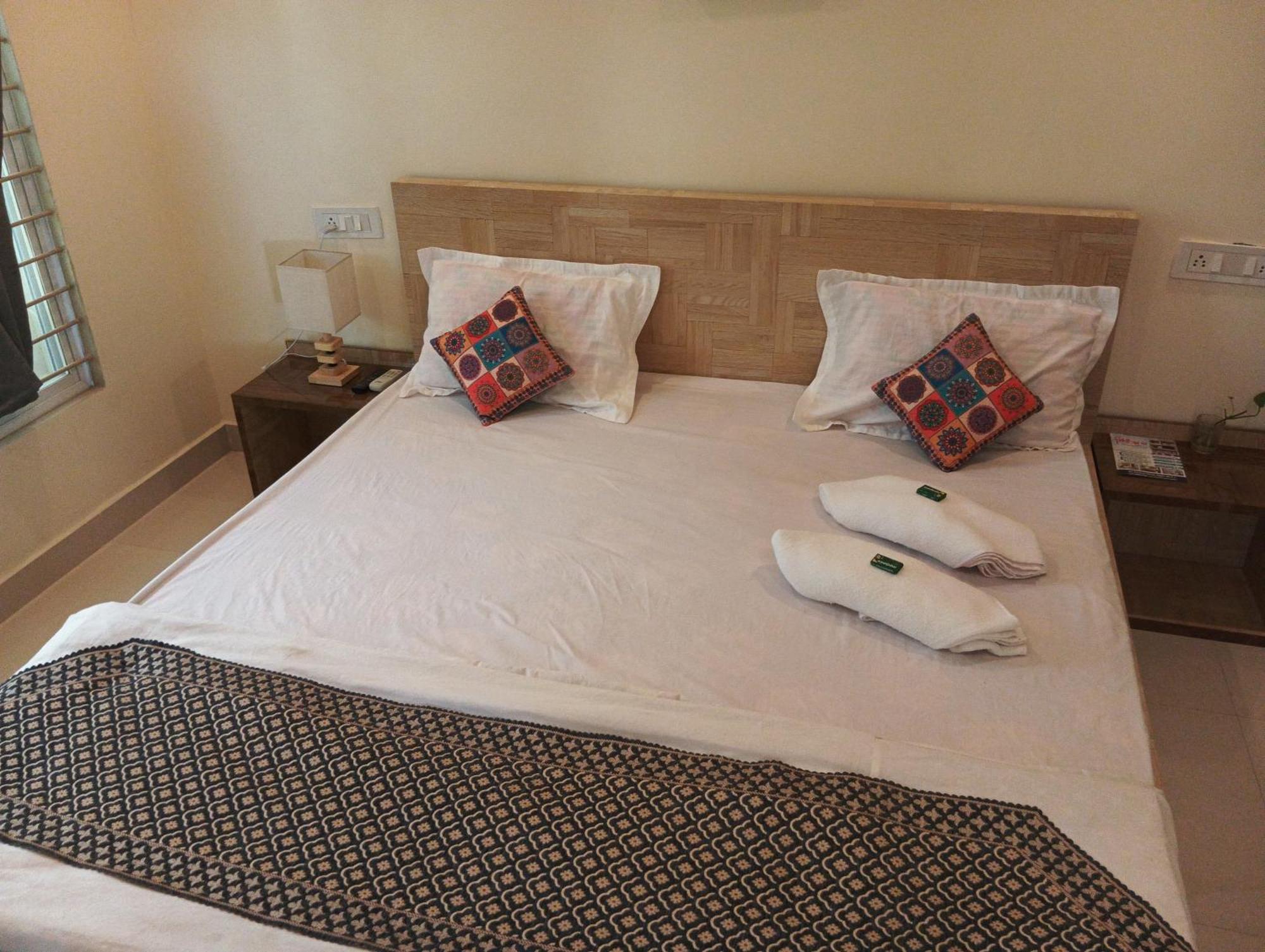 Hotel Shivashray Luxury Stays & Inn Ujjain Room photo