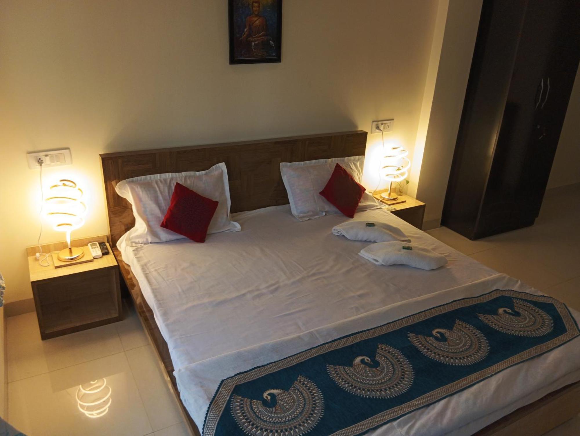 Hotel Shivashray Luxury Stays & Inn Ujjain Room photo